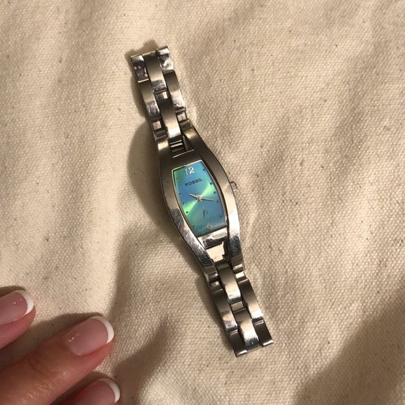Iridescent green and blue face Fossil bracelet watch - Picture 2 of 16